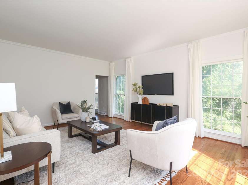 1928 Providence Road, Charlotte, NC 28211.  MLS# CAR4271253, YatesRealty ID 32117. Living Room