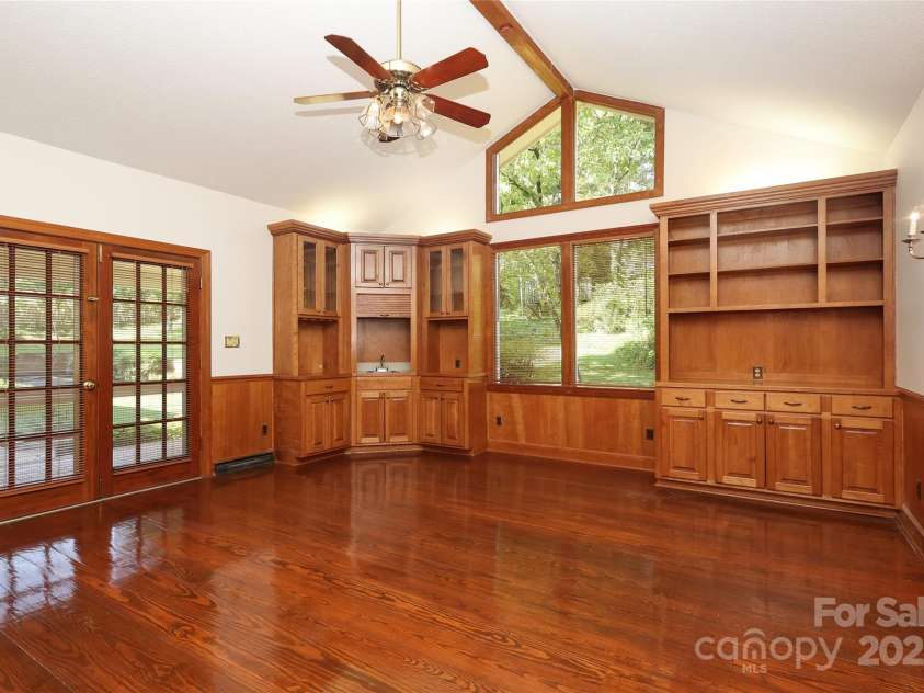 1928 Providence Road, Charlotte, NC 28211.  MLS# CAR4271253, YatesRealty ID 32117. Study with Fireplace