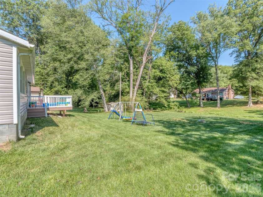 6821 Saddle Point Road, Charlotte, NC 28212.  MLS# CAR4391068, YatesRealty ID 32117. Backyard