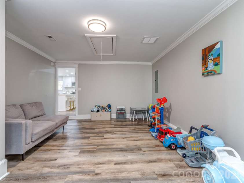 6821 Saddle Point Road, Charlotte, NC 28212.  MLS# CAR4391068, YatesRealty ID 32117. Bedroom 4 / Bonus