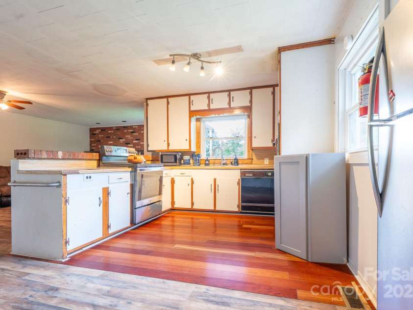 1851 Enon Road, Valdese, NC 28690.  MLS# CAR4280995, YatesRealty ID 32118. 