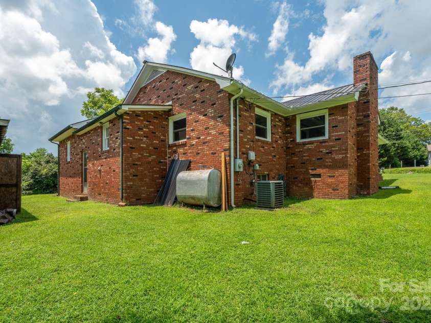 1851 Enon Road, Valdese, NC 28690.  MLS# CAR4280995, YatesRealty ID 32118. 