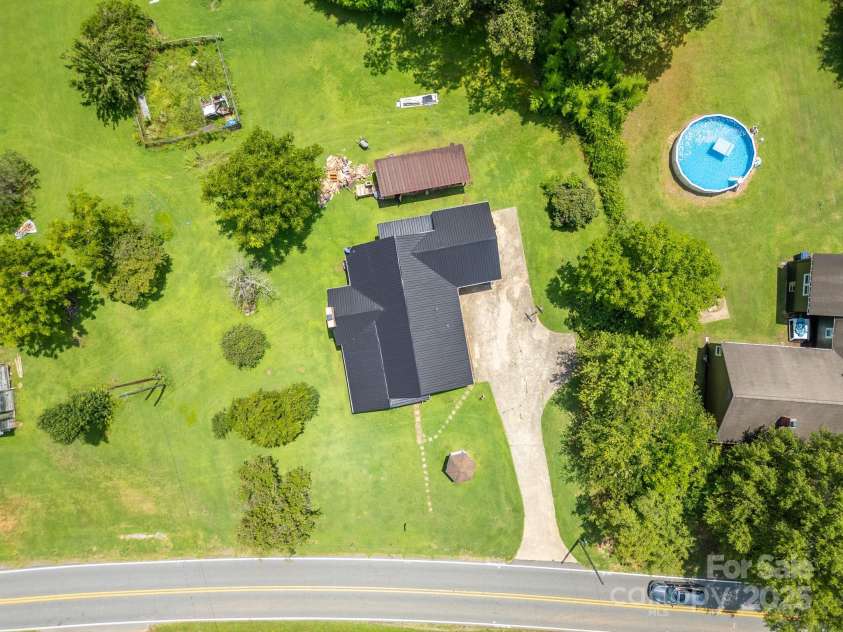 1851 Enon Road, Valdese, NC 28690.  MLS# CAR4280995, YatesRealty ID 32118. 