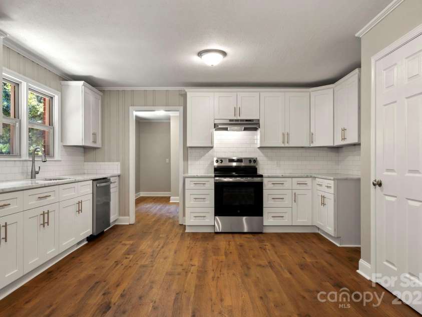 204 Dale Drive, Cherryville, NC 28021.  MLS# CAR4284868, YatesRealty ID 32120. 