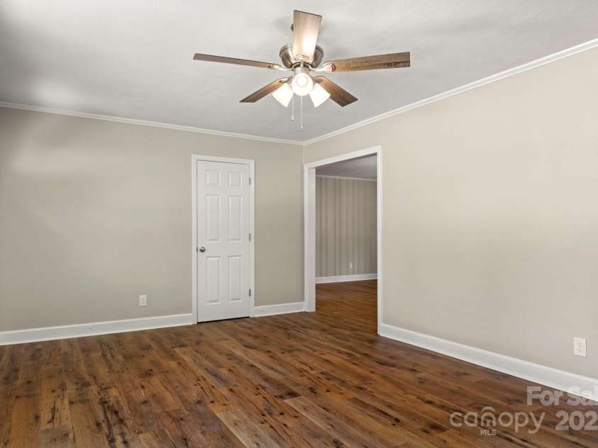 204 Dale Drive, Cherryville, NC 28021.  MLS# CAR4284868, YatesRealty ID 32120. 