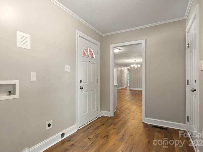 204 Dale Drive, Cherryville, NC 28021.  MLS# CAR4284868, YatesRealty ID 32120. 