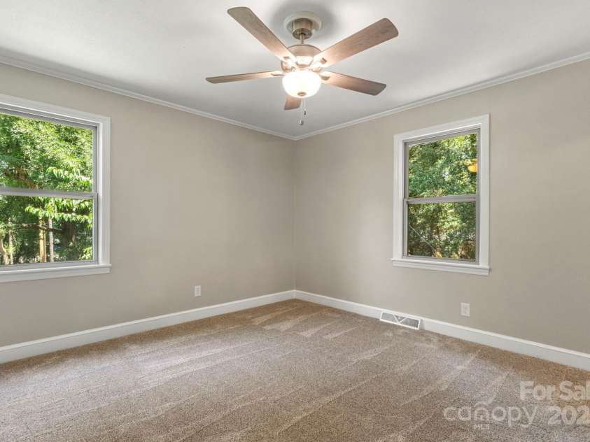 204 Dale Drive, Cherryville, NC 28021.  MLS# CAR4284868, YatesRealty ID 32120. 