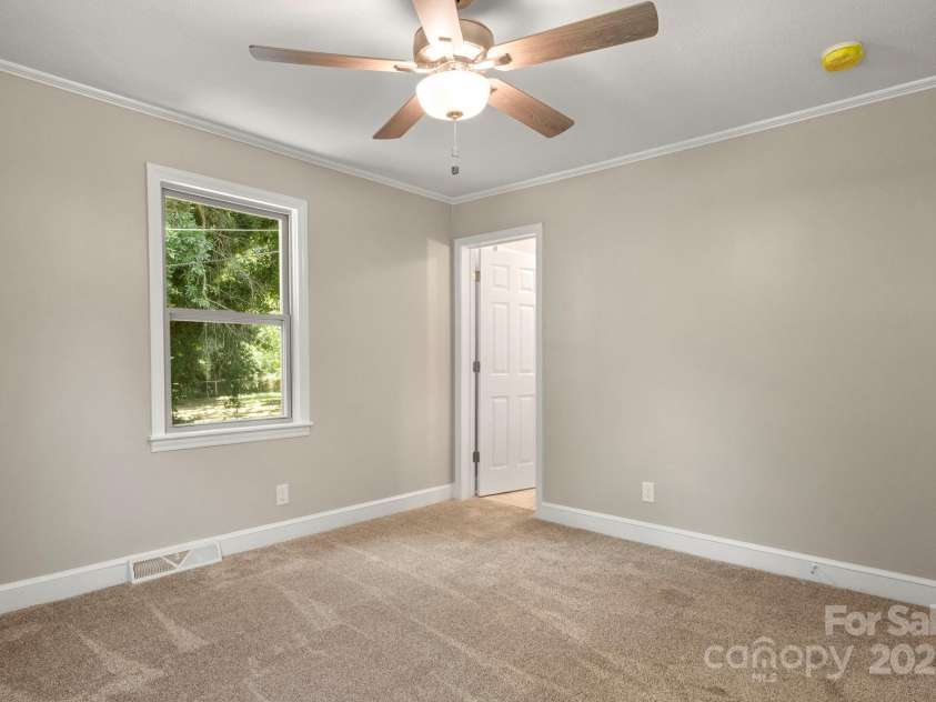 204 Dale Drive, Cherryville, NC 28021.  MLS# CAR4284868, YatesRealty ID 32120. 