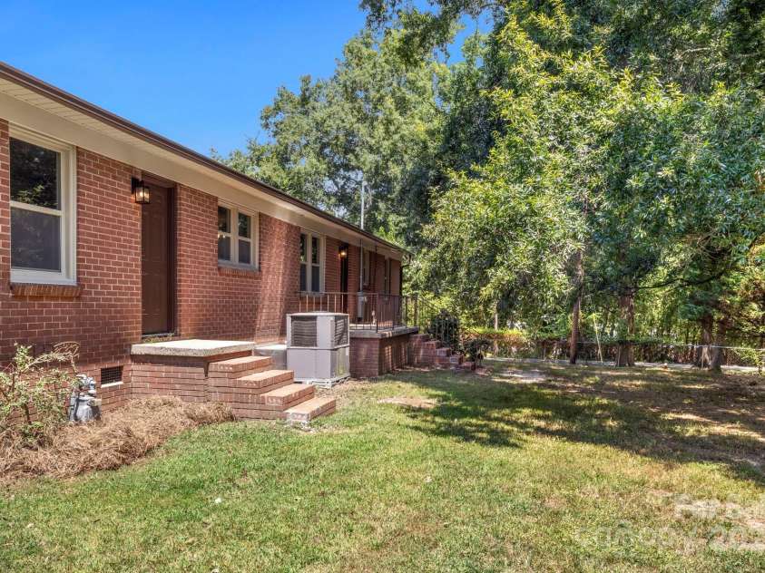 204 Dale Drive, Cherryville, NC 28021.  MLS# CAR4284868, YatesRealty ID 32120. 