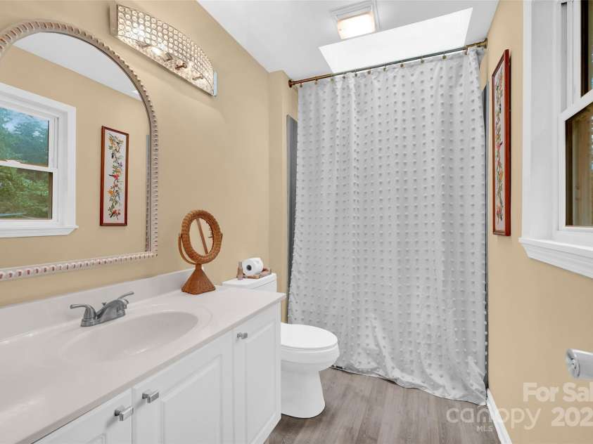 165 Larue Circle, Statesville, NC 28625.  MLS# CAR4283964, YatesRealty ID 32121. 