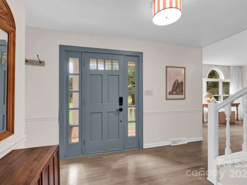 165 Larue Circle, Statesville, NC 28625.  MLS# CAR4283964, YatesRealty ID 32121. Come on in!