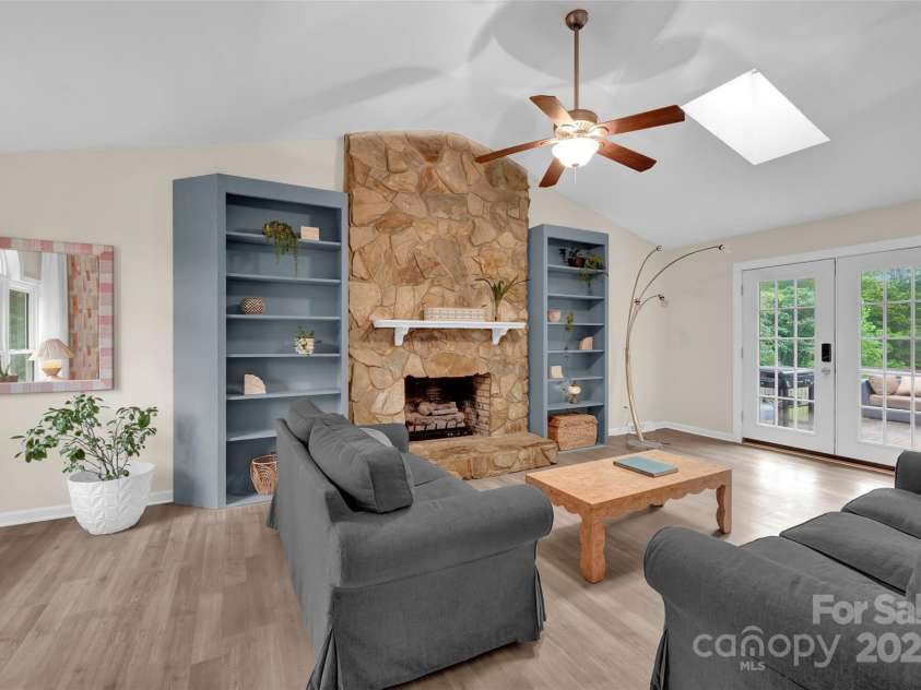 165 Larue Circle, Statesville, NC 28625.  MLS# CAR4283964, YatesRealty ID 32121. Cozy loungeroom