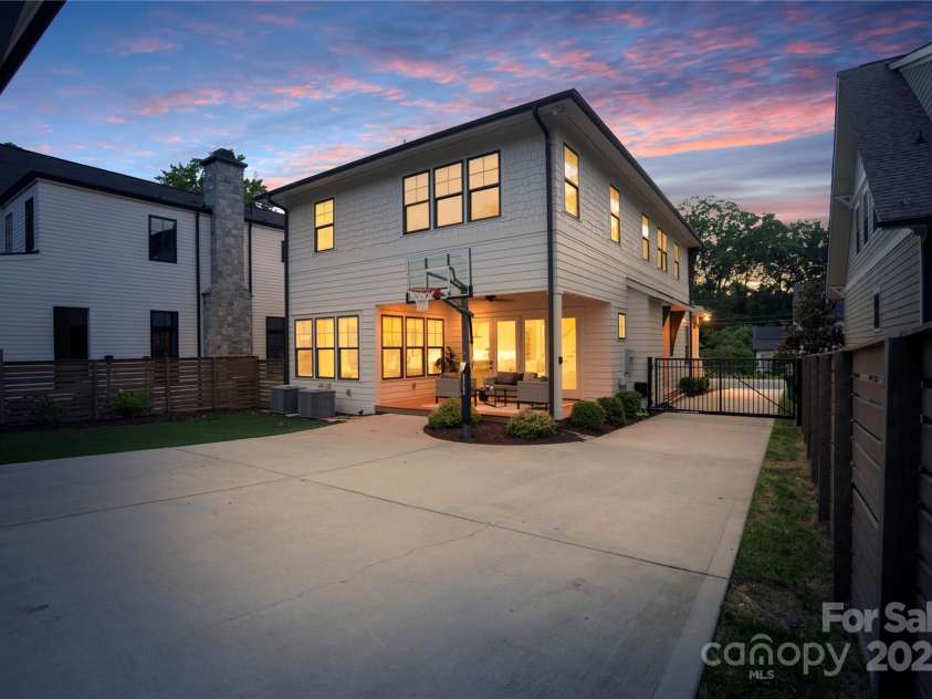 508 Mcalway Road, Charlotte, NC 28211.  MLS# CAR4273881, YatesRealty ID 32122. Cotswold Charm
