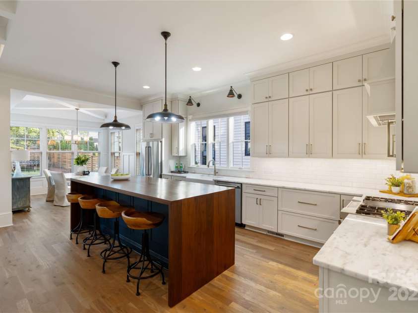 508 Mcalway Road, Charlotte, NC 28211.  MLS# CAR4273881, YatesRealty ID 32122. Dream kitchen