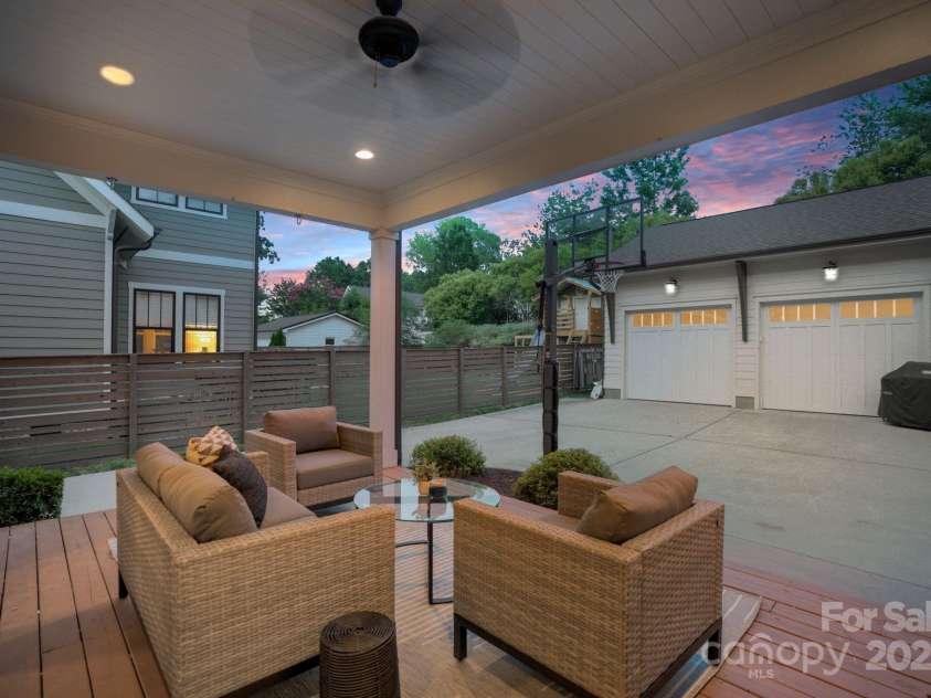 508 Mcalway Road, Charlotte, NC 28211.  MLS# CAR4273881, YatesRealty ID 32122. End your day in this haven