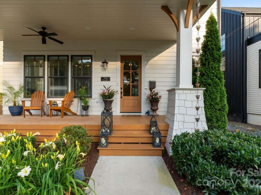508 Mcalway Road, Charlotte, NC 28211.  MLS# CAR4273881, YatesRealty ID 32122. Gorgeous front porch