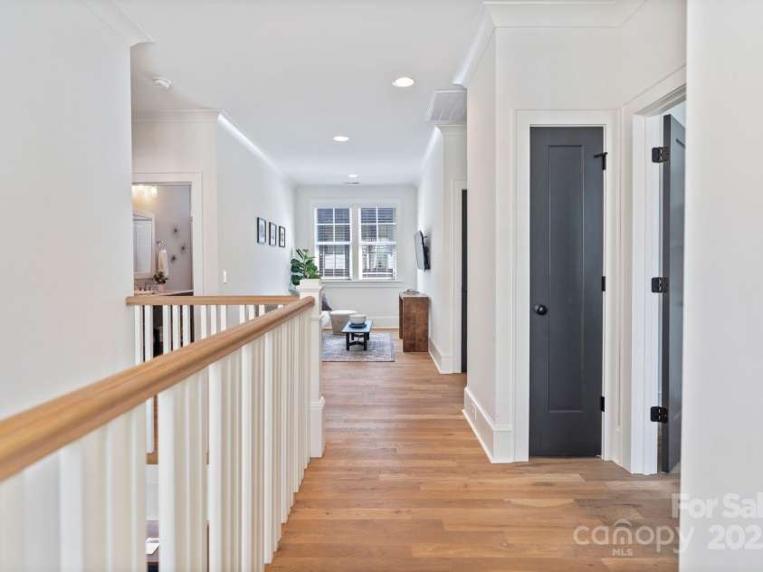 508 Mcalway Road, Charlotte, NC 28211.  MLS# CAR4273881, YatesRealty ID 32122. Landing area upstairs