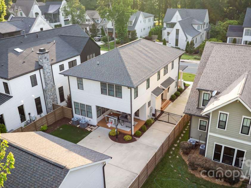 508 Mcalway Road, Charlotte, NC 28211.  MLS# CAR4273881, YatesRealty ID 32122. Low Maintenance Lot