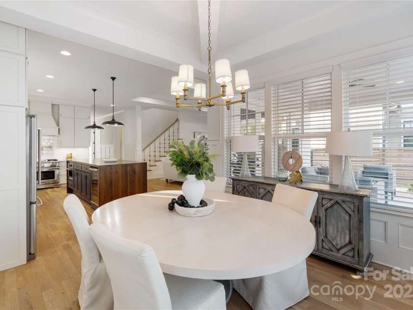 508 Mcalway Road, Charlotte, NC 28211.  MLS# CAR4273881, YatesRealty ID 32122. Natural Light Open First Floor