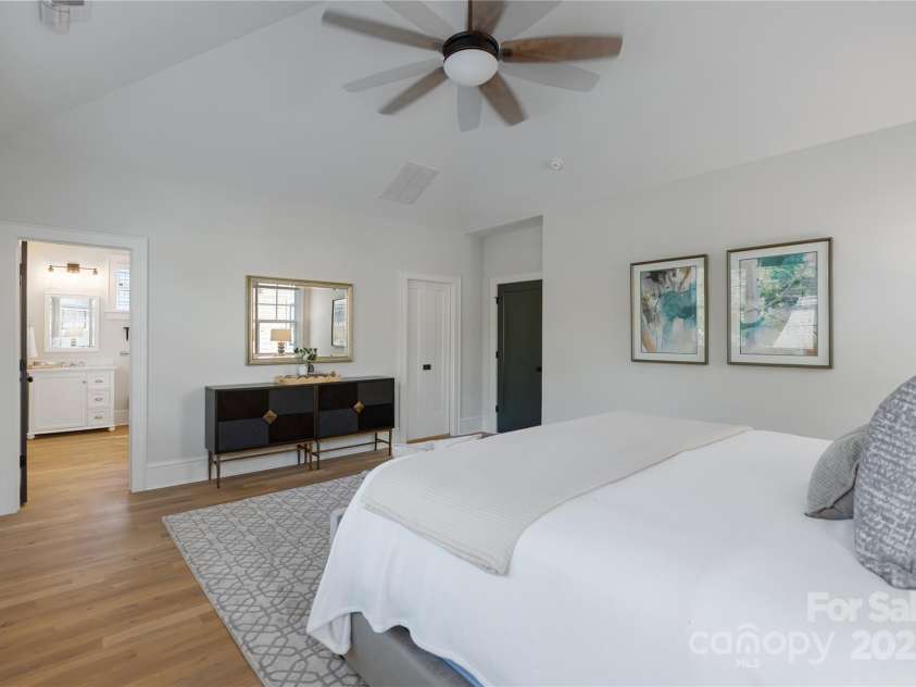 508 Mcalway Road, Charlotte, NC 28211.  MLS# CAR4273881, YatesRealty ID 32122. Primary bedroom