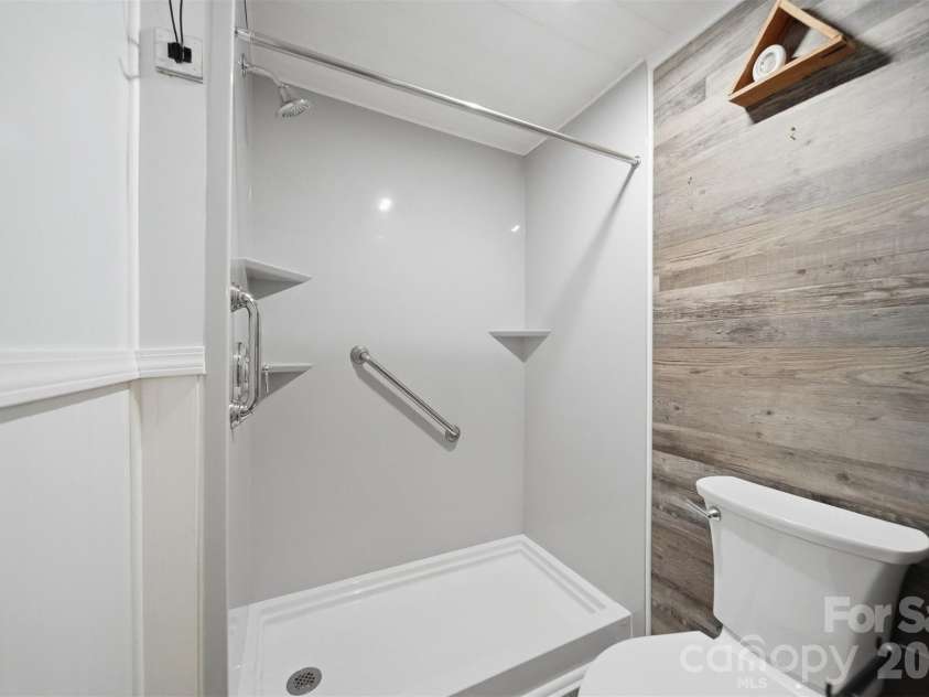 5404 B J Drive, Conover, NC 28613.  MLS# CAR4395093, YatesRealty ID 32122. 
