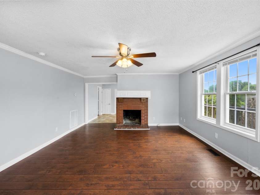 116 7th Street, Cramerton, NC 28032.  MLS# CAR4395028, YatesRealty ID 32123. 