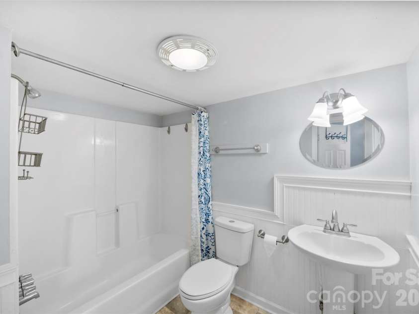 116 7th Street, Cramerton, NC 28032.  MLS# CAR4395028, YatesRealty ID 32123. 