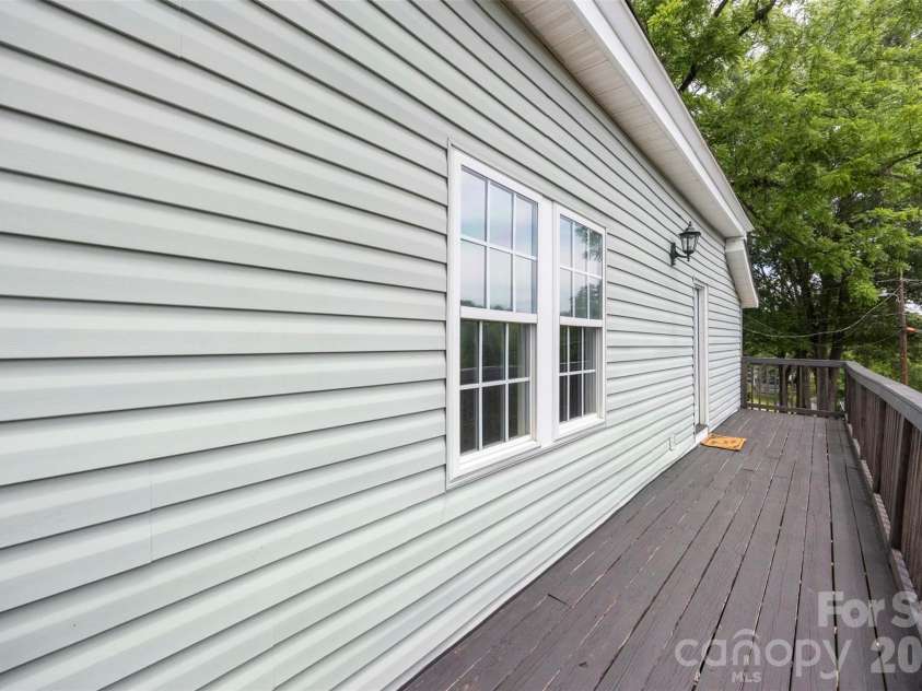 116 7th Street, Cramerton, NC 28032.  MLS# CAR4395028, YatesRealty ID 32123. 