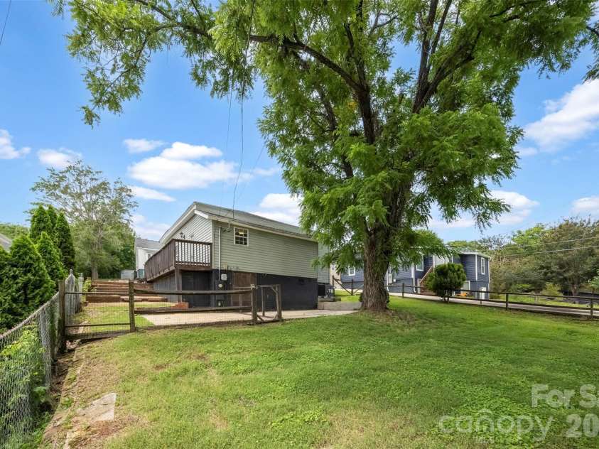 116 7th Street, Cramerton, NC 28032.  MLS# CAR4395028, YatesRealty ID 32123. 