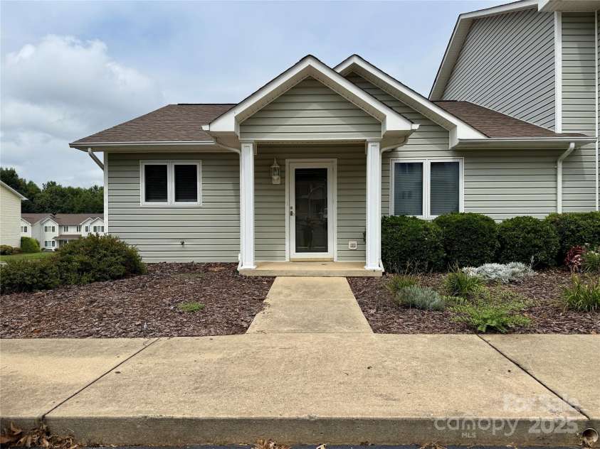 3368 White Oak Court, Claremont, NC 28610.  MLS# CAR4286119, YatesRealty ID 32123. 