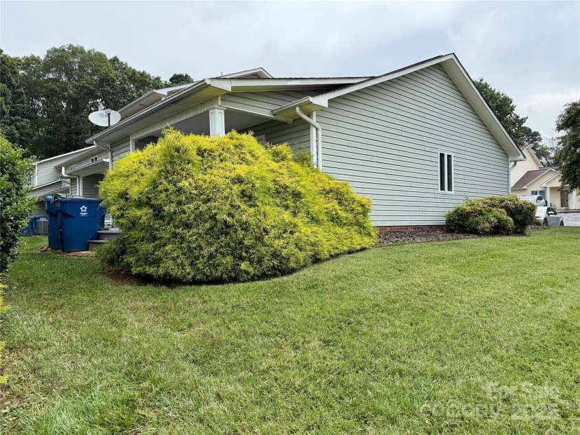 3368 White Oak Court, Claremont, NC 28610.  MLS# CAR4286119, YatesRealty ID 32123. 