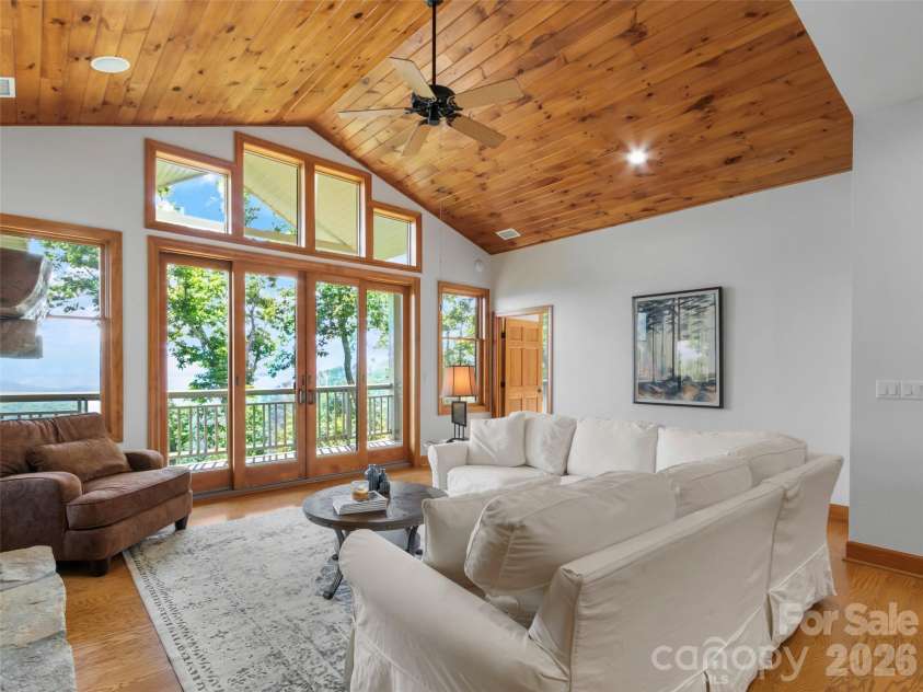 115 Stoney Falls Loop, Burnsville, NC 28714.  MLS# CAR4389438, YatesRealty ID 32124. 
