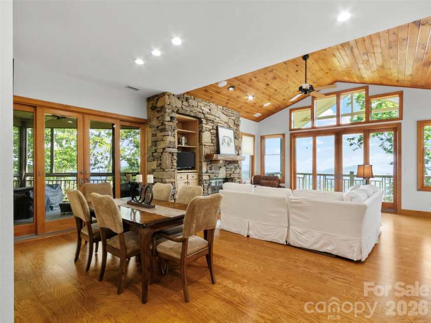 115 Stoney Falls Loop, Burnsville, NC 28714.  MLS# CAR4389438, YatesRealty ID 32124. 