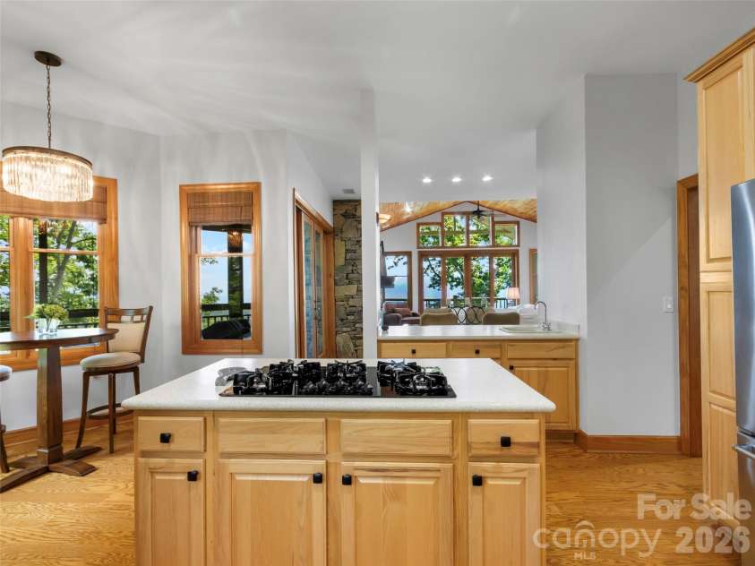 115 Stoney Falls Loop, Burnsville, NC 28714.  MLS# CAR4389438, YatesRealty ID 32124. 