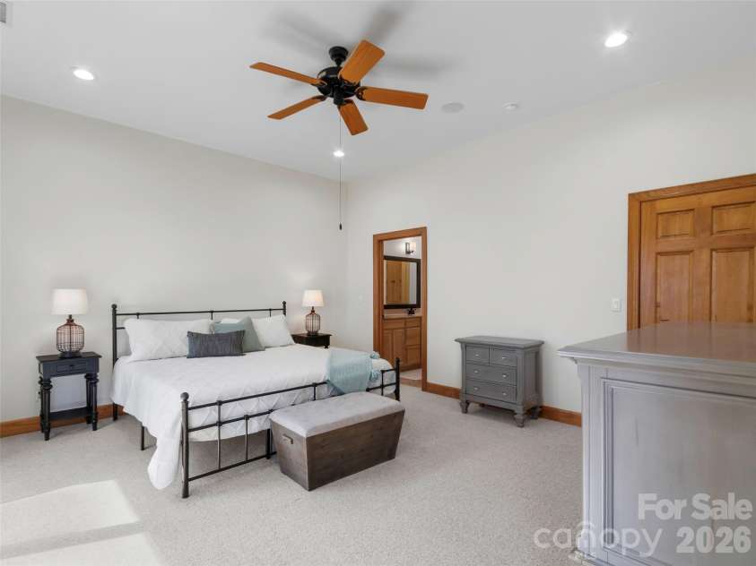 115 Stoney Falls Loop, Burnsville, NC 28714.  MLS# CAR4389438, YatesRealty ID 32124. 