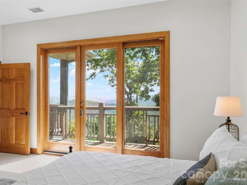 115 Stoney Falls Loop, Burnsville, NC 28714.  MLS# CAR4389438, YatesRealty ID 32124. 