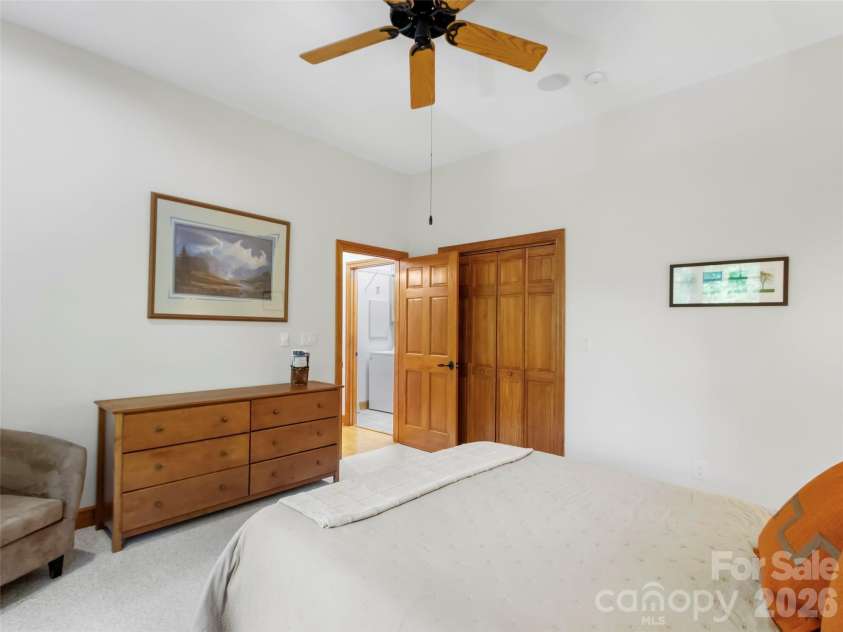 115 Stoney Falls Loop, Burnsville, NC 28714.  MLS# CAR4389438, YatesRealty ID 32124. 