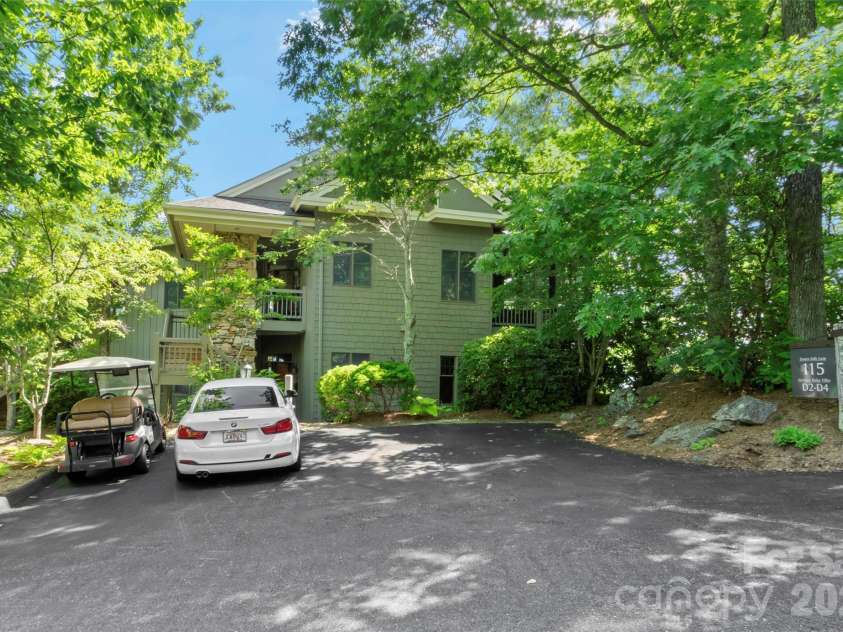 115 Stoney Falls Loop, Burnsville, NC 28714.  MLS# CAR4389438, YatesRealty ID 32124. 
