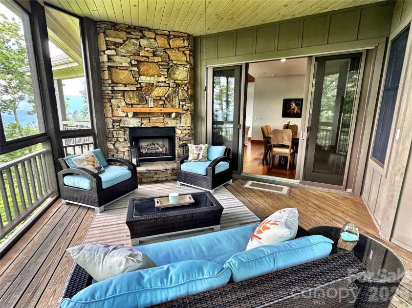 115 Stoney Falls Loop, Burnsville, NC 28714.  MLS# CAR4389438, YatesRealty ID 32124. 