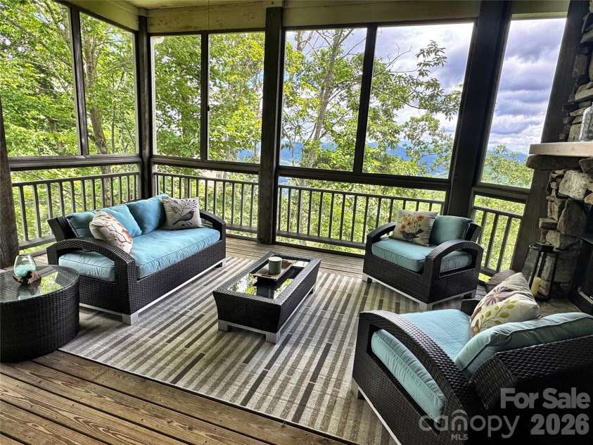 115 Stoney Falls Loop, Burnsville, NC 28714.  MLS# CAR4389438, YatesRealty ID 32124. 