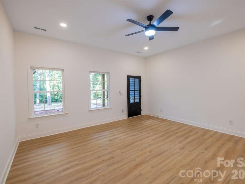 269 Tamarind Drive, Troy, NC 27371.  MLS# CAR4396048, YatesRealty ID 32125. 