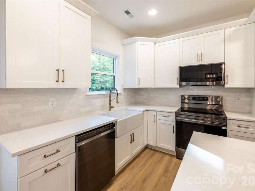 269 Tamarind Drive, Troy, NC 27371.  MLS# CAR4396048, YatesRealty ID 32125. 