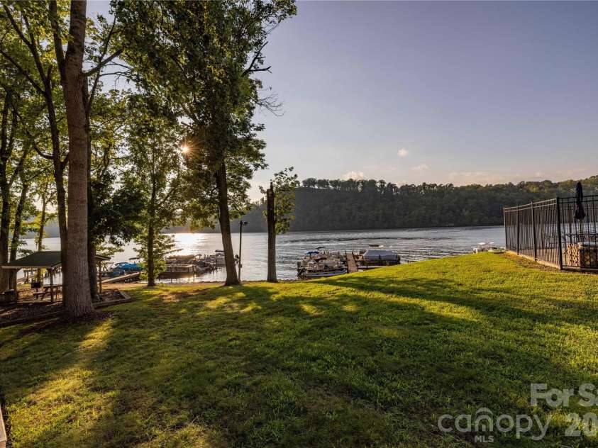 269 Tamarind Drive, Troy, NC 27371.  MLS# CAR4396048, YatesRealty ID 32125. 