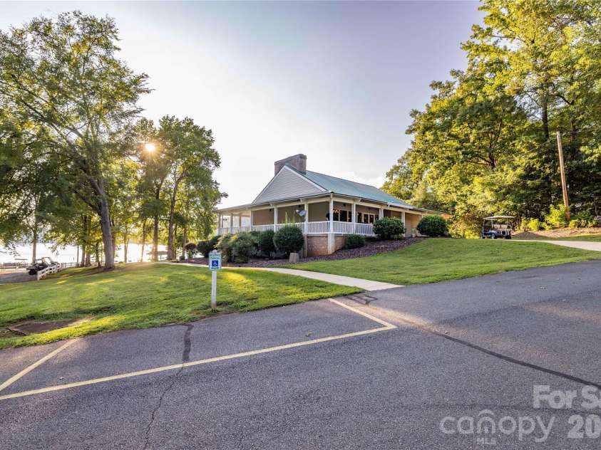 269 Tamarind Drive, Troy, NC 27371.  MLS# CAR4396048, YatesRealty ID 32125. 