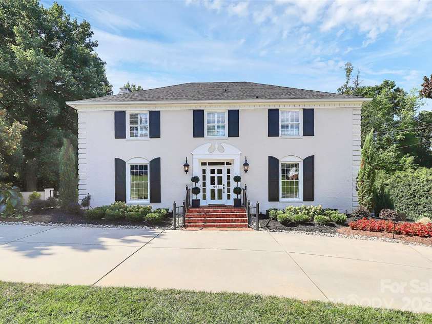 906 Colonial Drive, Albemarle, NC 28001.  MLS# CAR4288593, YatesRealty ID 32125. 