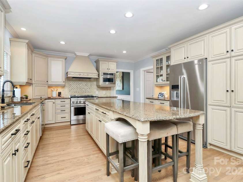 906 Colonial Drive, Albemarle, NC 28001.  MLS# CAR4288593, YatesRealty ID 32125. 