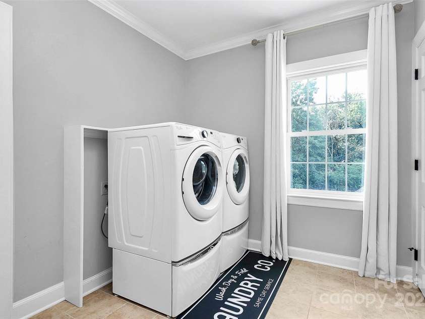 906 Colonial Drive, Albemarle, NC 28001.  MLS# CAR4288593, YatesRealty ID 32125. 