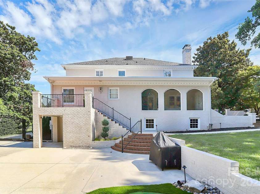 906 Colonial Drive, Albemarle, NC 28001.  MLS# CAR4288593, YatesRealty ID 32125. 