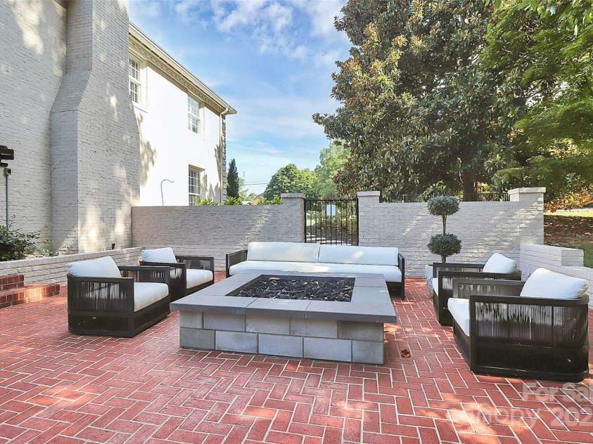 906 Colonial Drive, Albemarle, NC 28001.  MLS# CAR4288593, YatesRealty ID 32125. 