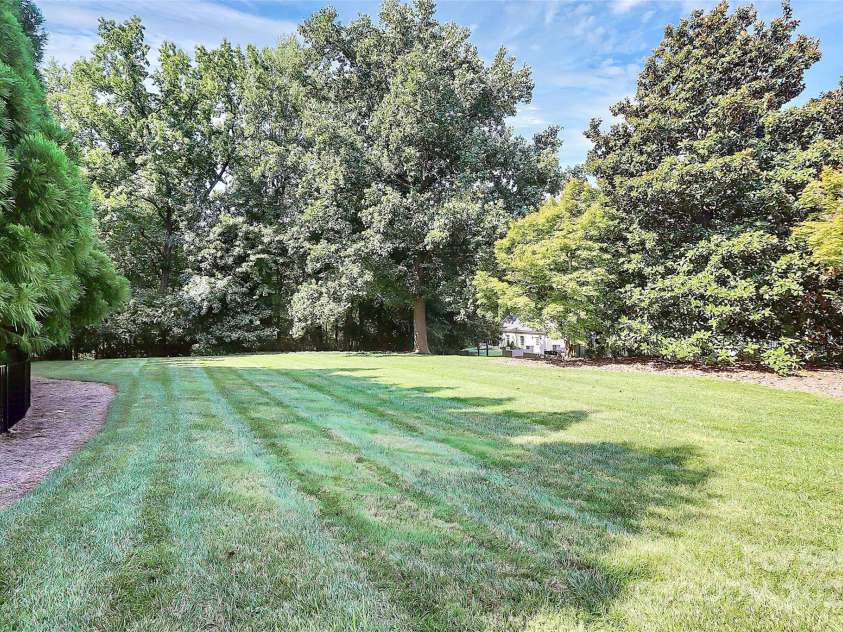 906 Colonial Drive, Albemarle, NC 28001.  MLS# CAR4288593, YatesRealty ID 32125. 